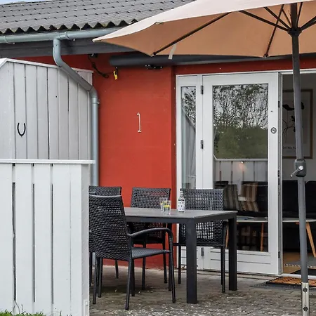 Apartamento Cozy In Aakirkeby With Wifi