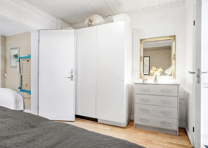 Cozy In Aakirkeby With Wifi Åkirkeby